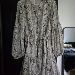By Together Black and Gray Snake Print Long Sleeve Dress
